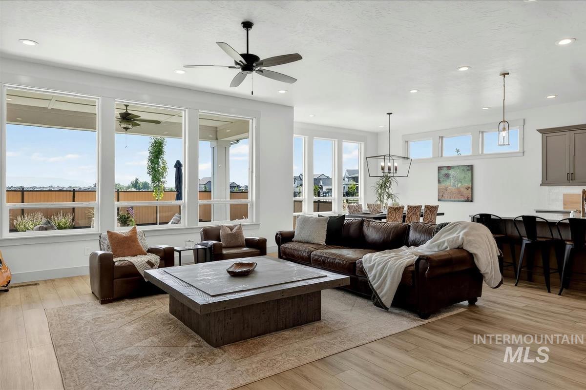 21890 Paint Ave, Star, Idaho 83669, 3 Bedrooms, 2 Bathrooms, Residential For Sale, Price $899,800,MLS 98979586