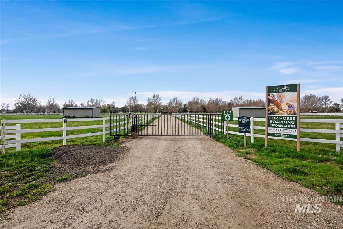 21890 Paint Ave, Star, Idaho 83669, 3 Bedrooms, 2 Bathrooms, Residential For Sale, Price $904,900,MLS 98979586