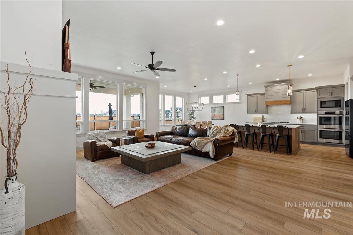 21890 Paint Ave, Star, Idaho 83669, 3 Bedrooms, 2 Bathrooms, Residential For Sale, Price $904,900,MLS 98979586