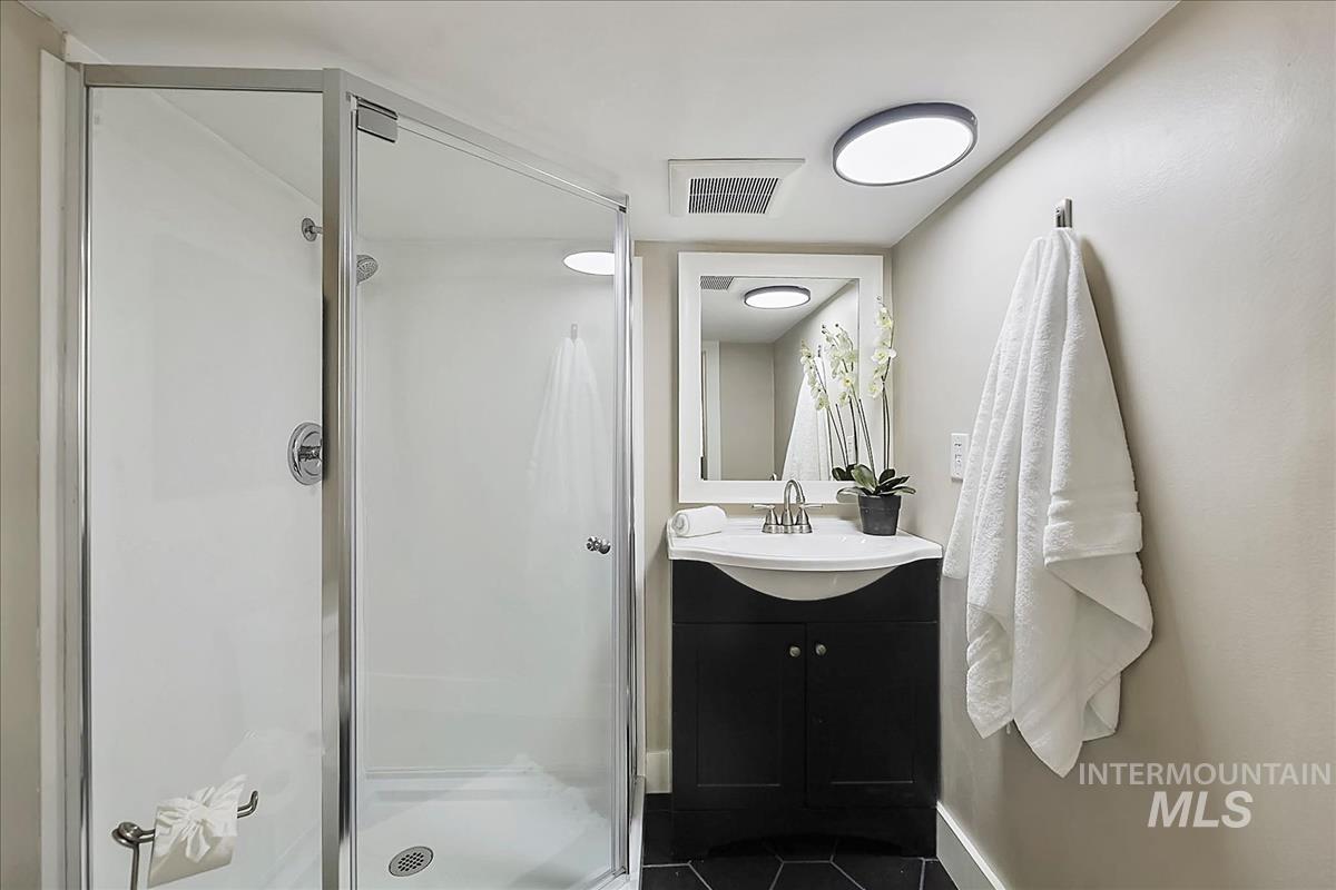 1809 N 18th Street, Boise, Idaho 83702, 3 Bedrooms, 2 Bathrooms, Residential For Sale, Price $869,900, 98979588