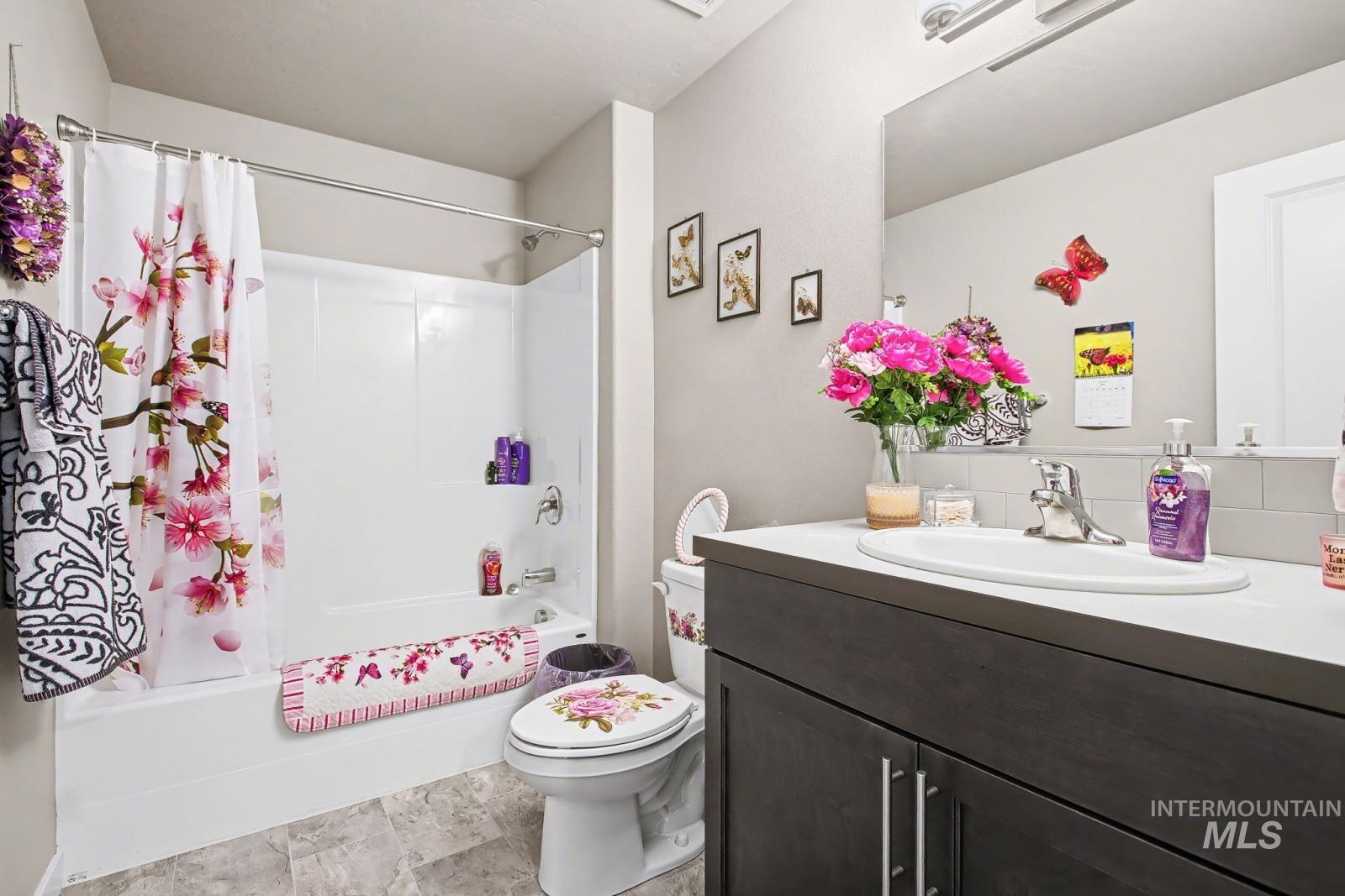 2435 Legacy Court, Clarkston, Washington 99403, 3 Bedrooms, 2 Bathrooms, Residential For Sale, Price $419,900, 98979589