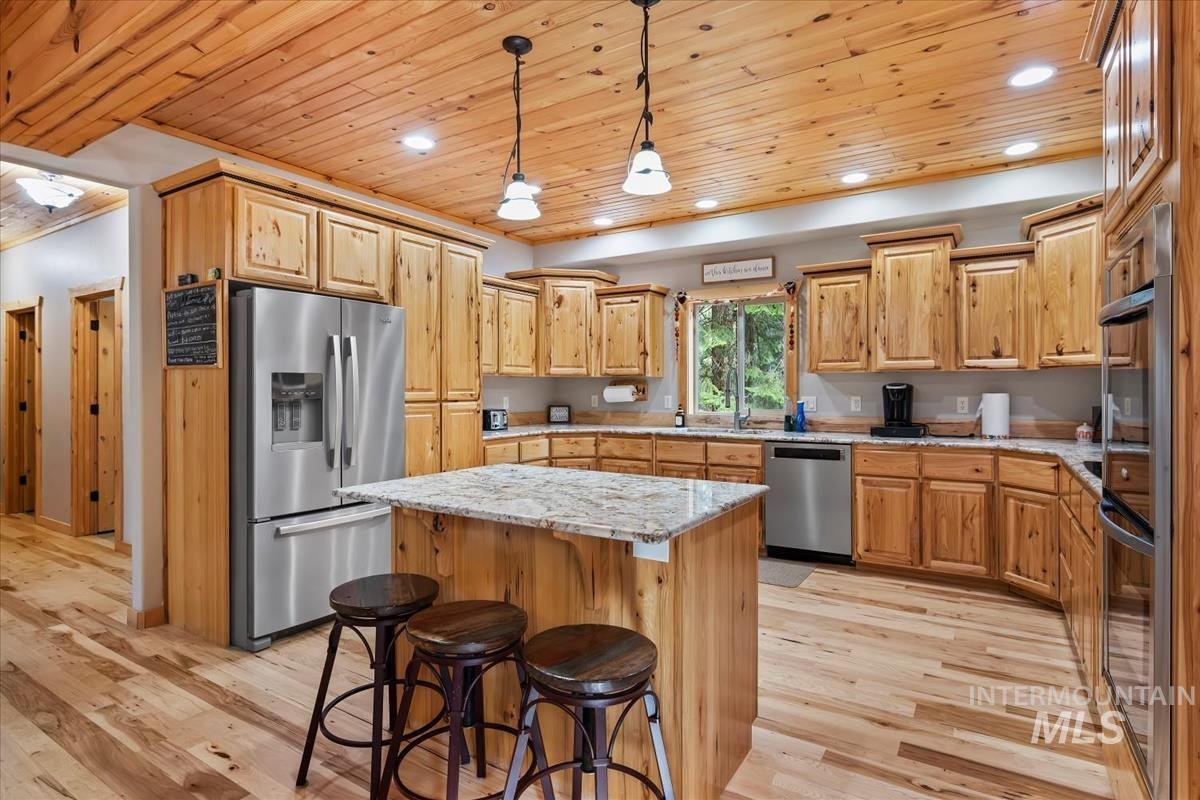 28 Elk Run Drive, Garden Valley, Idaho 83622, 3 Bedrooms, 4 Bathrooms, Residential For Sale, Price $1,100,000, 98979590