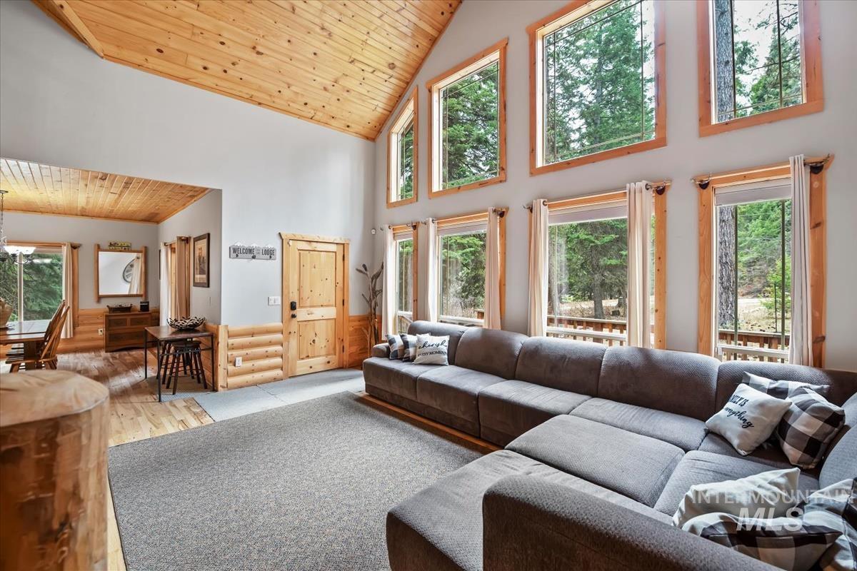 28 Elk Run Drive, Garden Valley, Idaho 83622, 3 Bedrooms, 4 Bathrooms, Residential For Sale, Price $1,100,000, 98979590