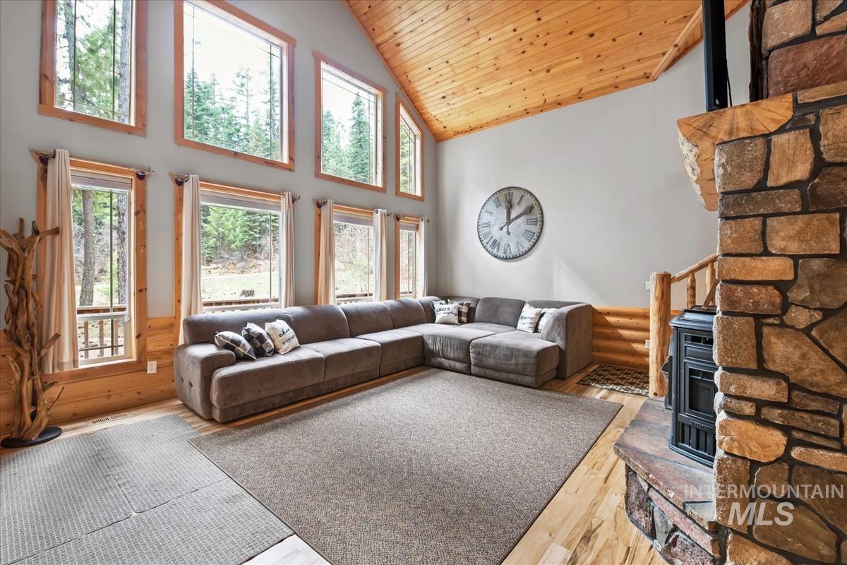 28 Elk Run Drive, Garden Valley, Idaho 83622, 3 Bedrooms, 4 Bathrooms, Residential For Sale, Price $1,100,000, 98979590