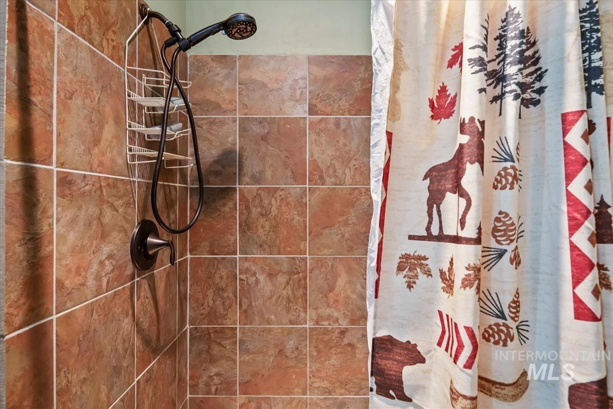 28 Elk Run Drive, Garden Valley, Idaho 83622, 3 Bedrooms, 4 Bathrooms, Residential For Sale, Price $1,100,000, 98979590