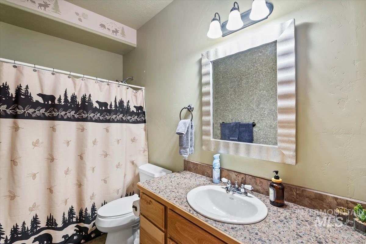 28 Elk Run Drive, Garden Valley, Idaho 83622, 3 Bedrooms, 4 Bathrooms, Residential For Sale, Price $1,100,000, 98979590