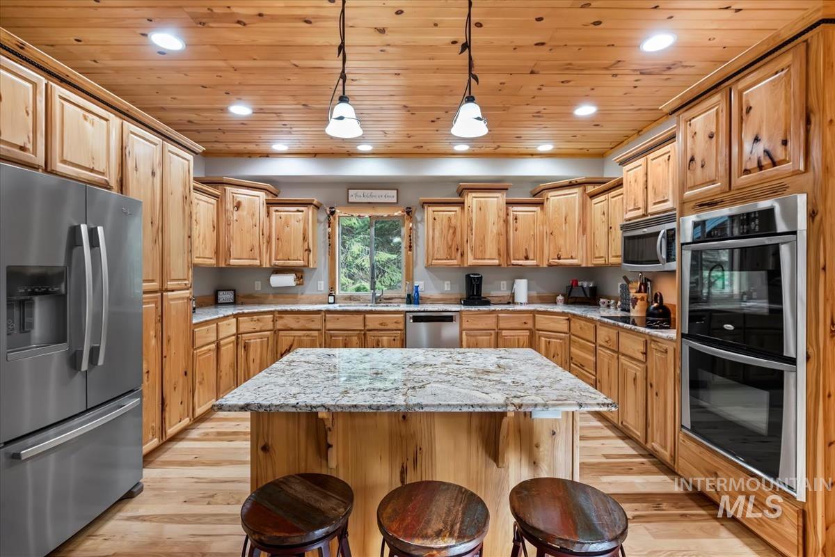 28 Elk Run Drive, Garden Valley, Idaho 83622, 3 Bedrooms, 4 Bathrooms, Residential For Sale, Price $1,100,000, 98979590