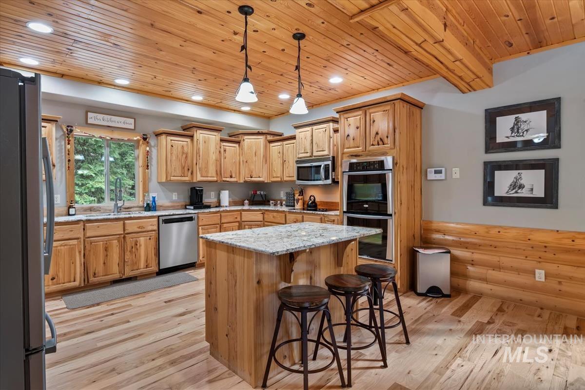 28 Elk Run Drive, Garden Valley, Idaho 83622, 3 Bedrooms, 4 Bathrooms, Residential For Sale, Price $1,100,000, 98979590