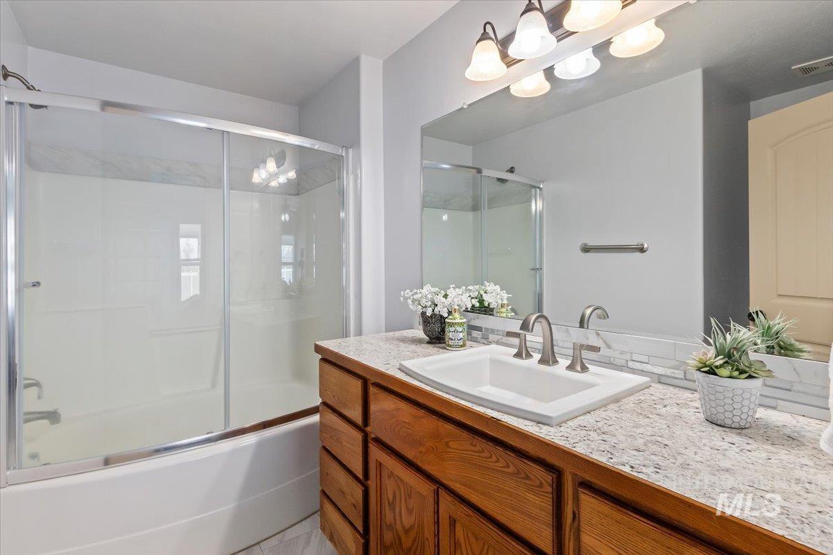 581 Creekside Way, Twin Falls, Idaho 83301, 3 Bedrooms, 2.5 Bathrooms, Residential For Sale, Price $395,000, 98979591