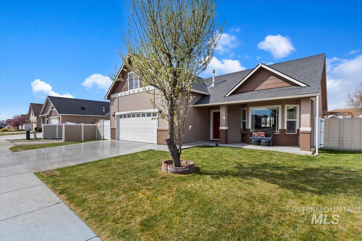 581 Creekside Way, Twin Falls, Idaho 83301, 3 Bedrooms, 2.5 Bathrooms, Residential For Sale, Price $395,000, 98979591