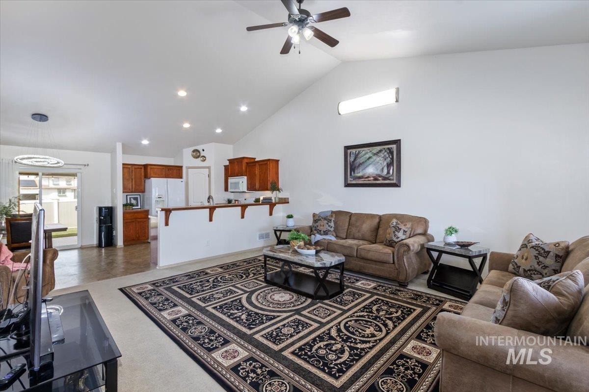 581 Creekside Way, Twin Falls, Idaho 83301, 3 Bedrooms, 2.5 Bathrooms, Residential For Sale, Price $395,000, 98979591