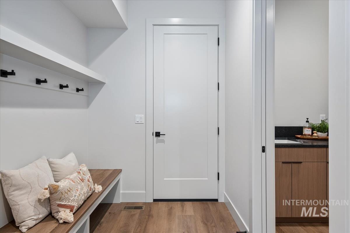 7290 W Bed Mill St, Eagle, Idaho 83616, 3 Bedrooms, 2.5 Bathrooms, Residential For Sale, Price $999,900, 98979598