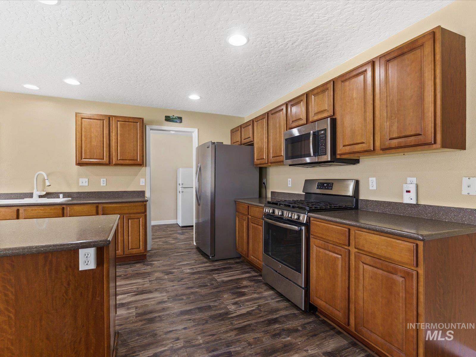 190 W Tehuti Ct., Kuna, Idaho 83634, 4 Bedrooms, 2.5 Bathrooms, Residential For Sale, Price $489,000, 98979601