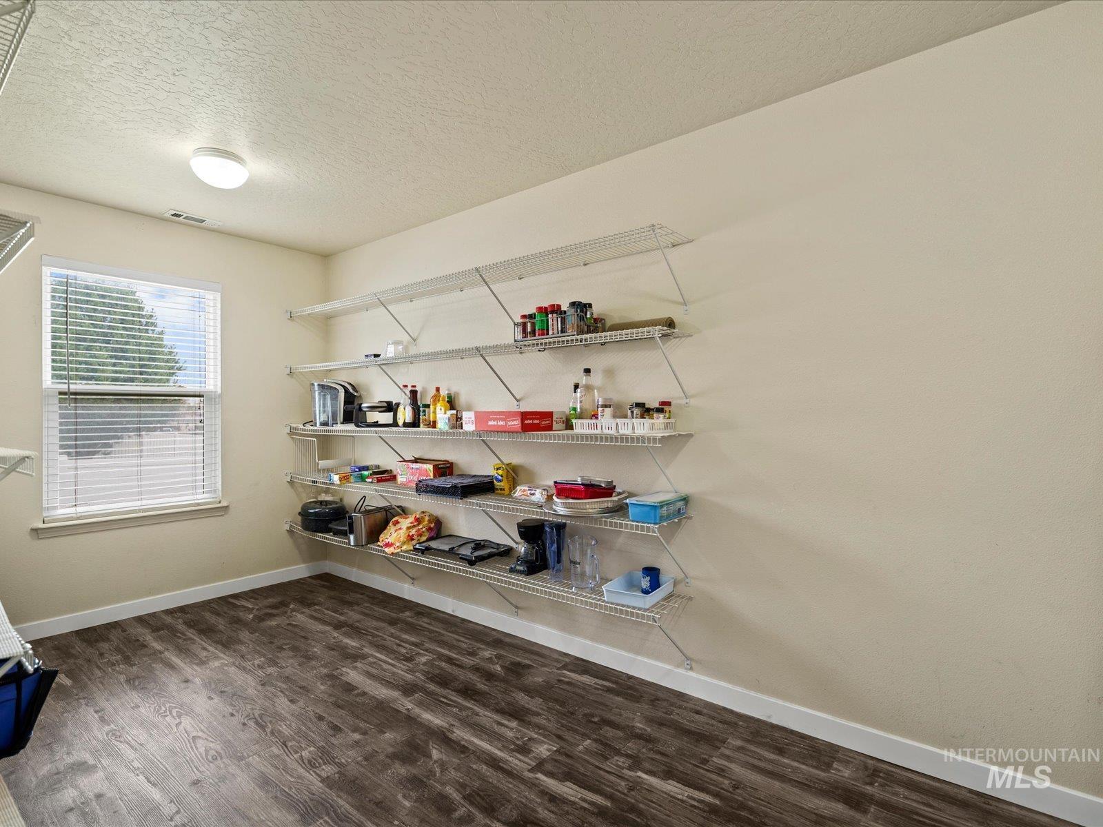 190 W Tehuti Ct., Kuna, Idaho 83634, 4 Bedrooms, 2.5 Bathrooms, Residential For Sale, Price $489,000, 98979601