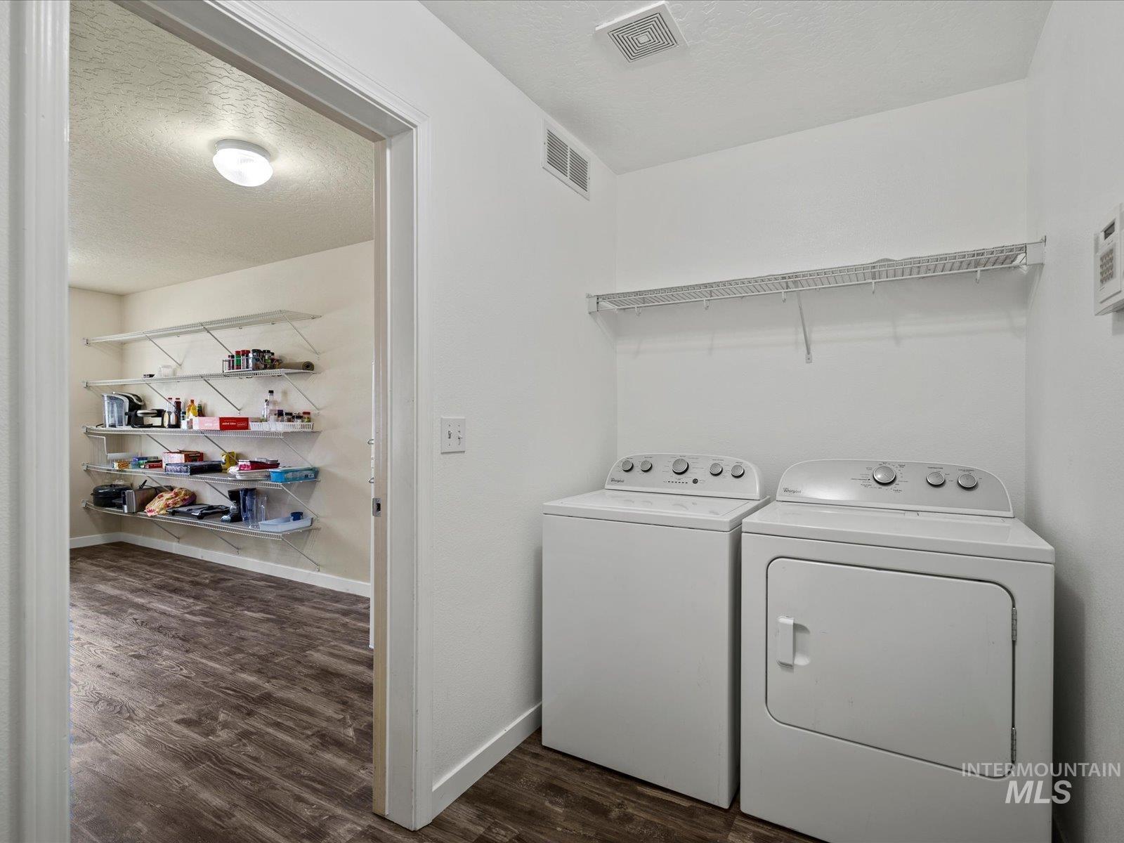 190 W Tehuti Ct., Kuna, Idaho 83634, 4 Bedrooms, 2.5 Bathrooms, Residential For Sale, Price $489,000, 98979601