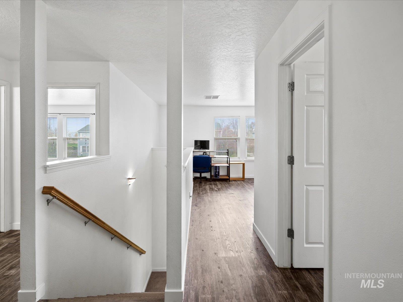 190 W Tehuti Ct., Kuna, Idaho 83634, 4 Bedrooms, 2.5 Bathrooms, Residential For Sale, Price $489,000, 98979601