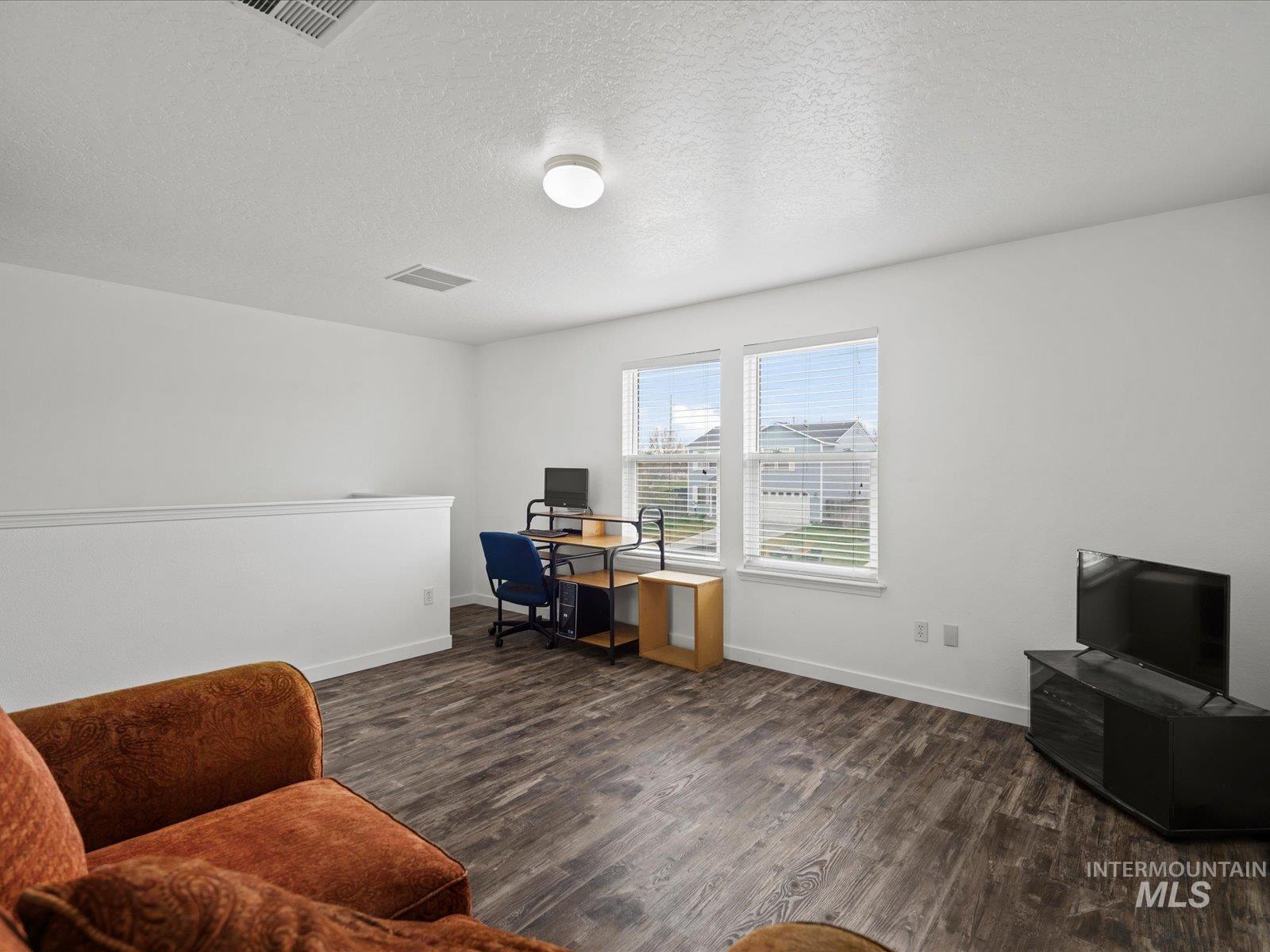 190 W Tehuti Ct., Kuna, Idaho 83634, 4 Bedrooms, 2.5 Bathrooms, Residential For Sale, Price $489,000, 98979601