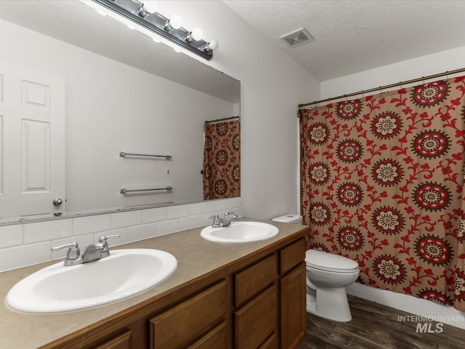 190 W Tehuti Ct., Kuna, Idaho 83634, 4 Bedrooms, 2.5 Bathrooms, Residential For Sale, Price $489,000, 98979601