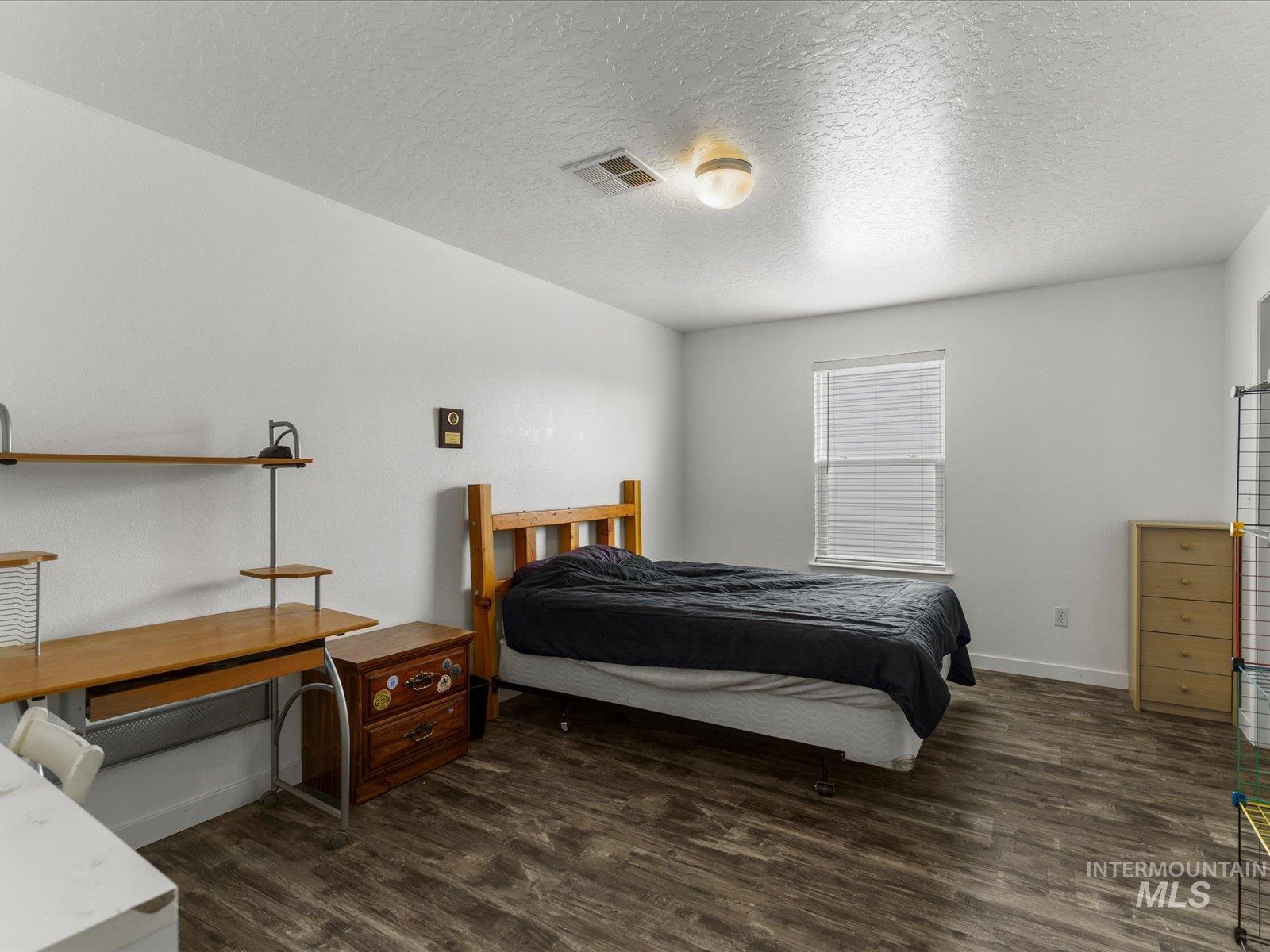 190 W Tehuti Ct., Kuna, Idaho 83634, 4 Bedrooms, 2.5 Bathrooms, Residential For Sale, Price $489,000, 98979601