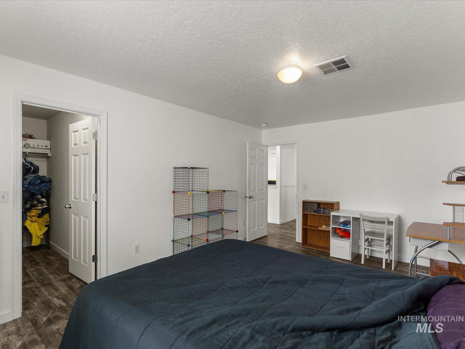 190 W Tehuti Ct., Kuna, Idaho 83634, 4 Bedrooms, 2.5 Bathrooms, Residential For Sale, Price $489,000, 98979601