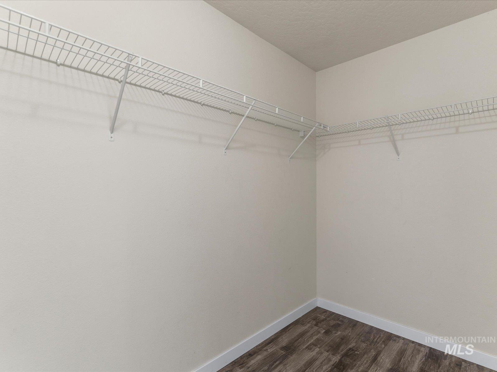 190 W Tehuti Ct., Kuna, Idaho 83634, 4 Bedrooms, 2.5 Bathrooms, Residential For Sale, Price $489,000, 98979601