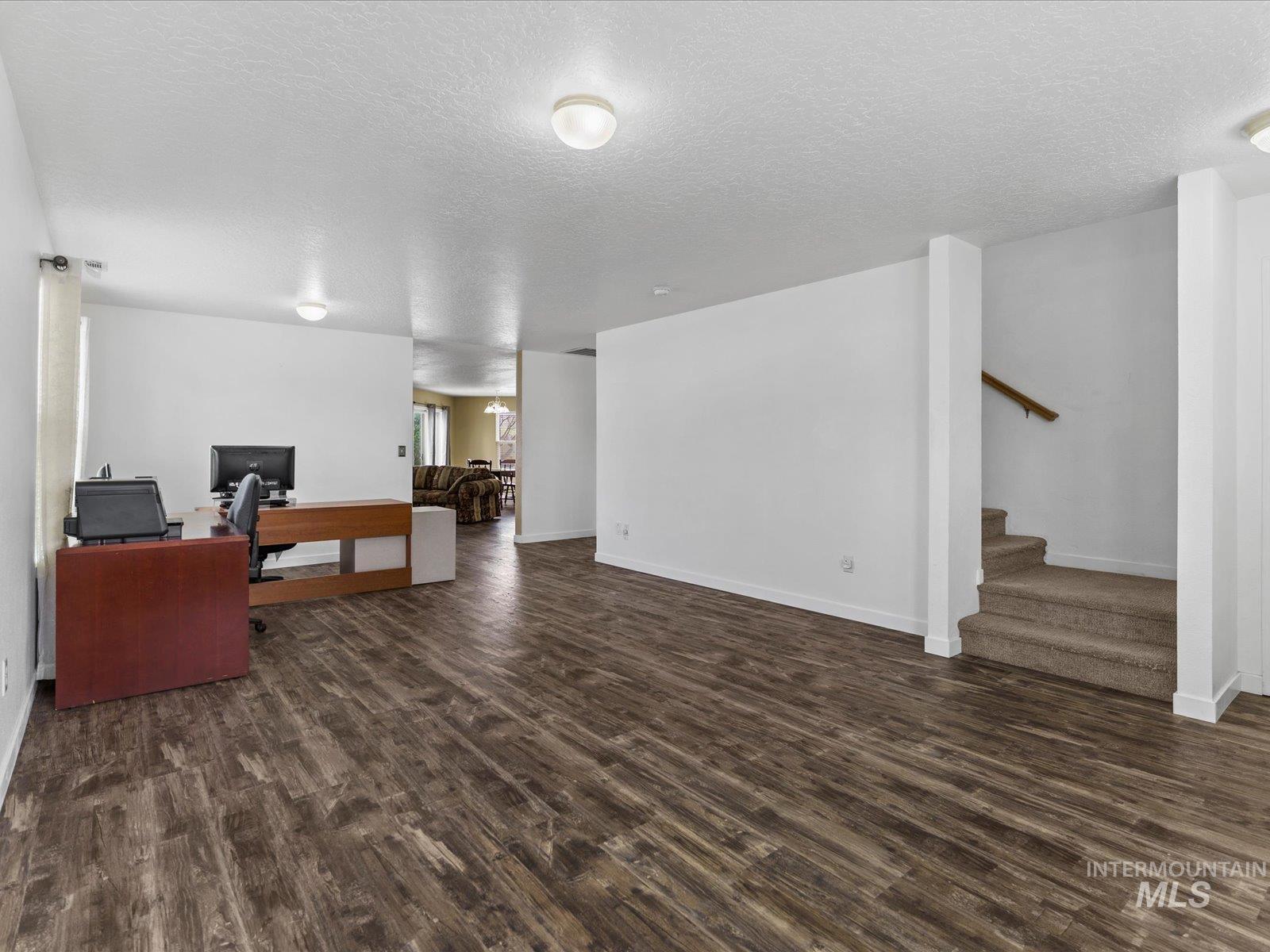 190 W Tehuti Ct., Kuna, Idaho 83634, 4 Bedrooms, 2.5 Bathrooms, Residential For Sale, Price $489,000, 98979601