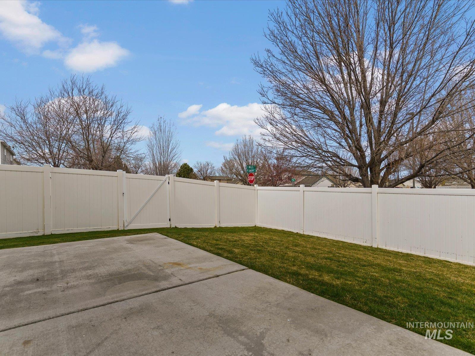 190 W Tehuti Ct., Kuna, Idaho 83634, 4 Bedrooms, 2.5 Bathrooms, Residential For Sale, Price $489,000, 98979601