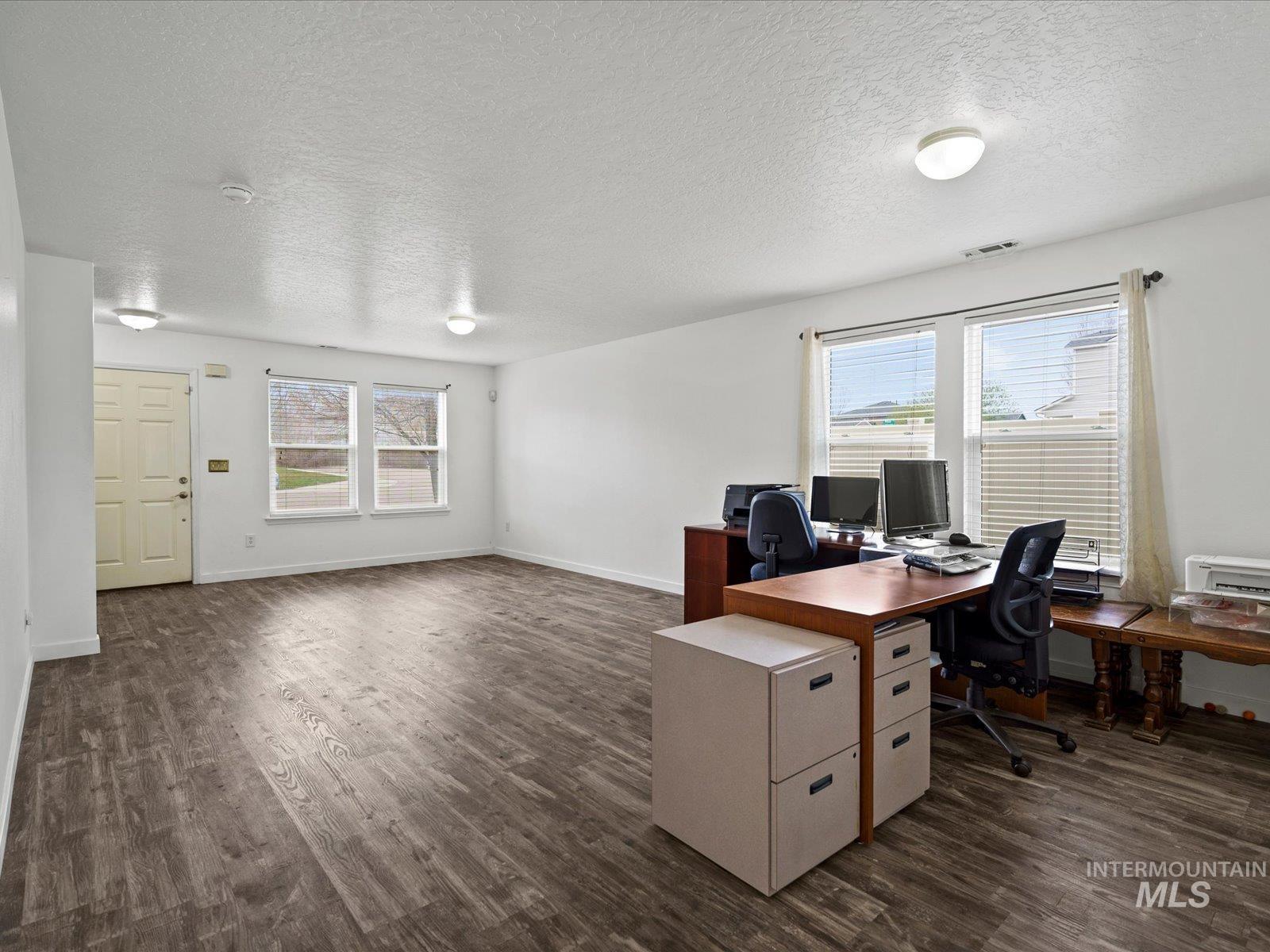 190 W Tehuti Ct., Kuna, Idaho 83634, 4 Bedrooms, 2.5 Bathrooms, Residential For Sale, Price $489,000, 98979601