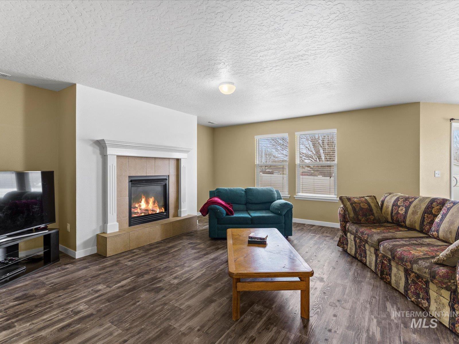 190 W Tehuti Ct., Kuna, Idaho 83634, 4 Bedrooms, 2.5 Bathrooms, Residential For Sale, Price $489,000, 98979601