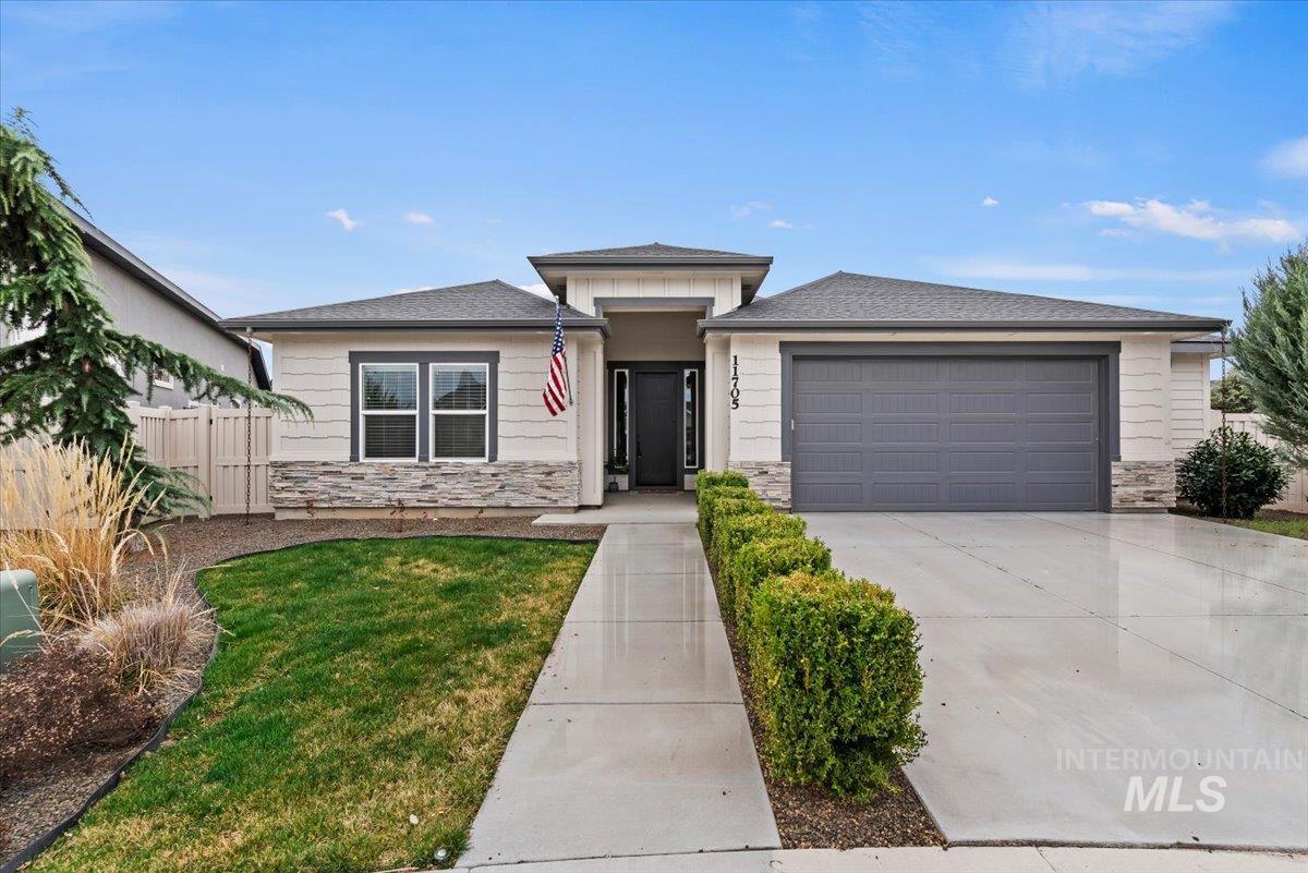 11705 W Bubblingcreek Ct, Star, Idaho 83669, 4 Bedrooms, 3 Bathrooms, Residential For Sale, Price $619,000, 98979604