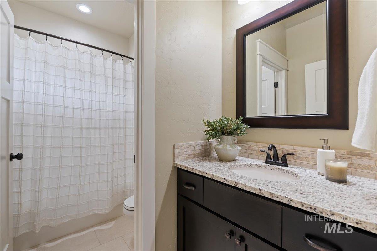 11705 W Bubblingcreek Ct, Star, Idaho 83669, 4 Bedrooms, 3 Bathrooms, Residential For Sale, Price $619,000, 98979604