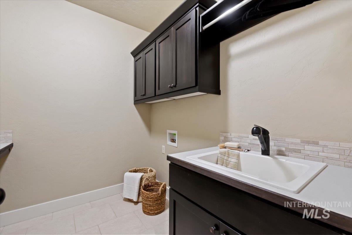 11705 W Bubblingcreek Ct, Star, Idaho 83669, 4 Bedrooms, 3 Bathrooms, Residential For Sale, Price $619,000, 98979604