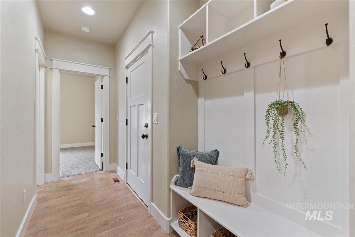 11705 W Bubblingcreek Ct, Star, Idaho 83669, 4 Bedrooms, 3 Bathrooms, Residential For Sale, Price $619,000, 98979604