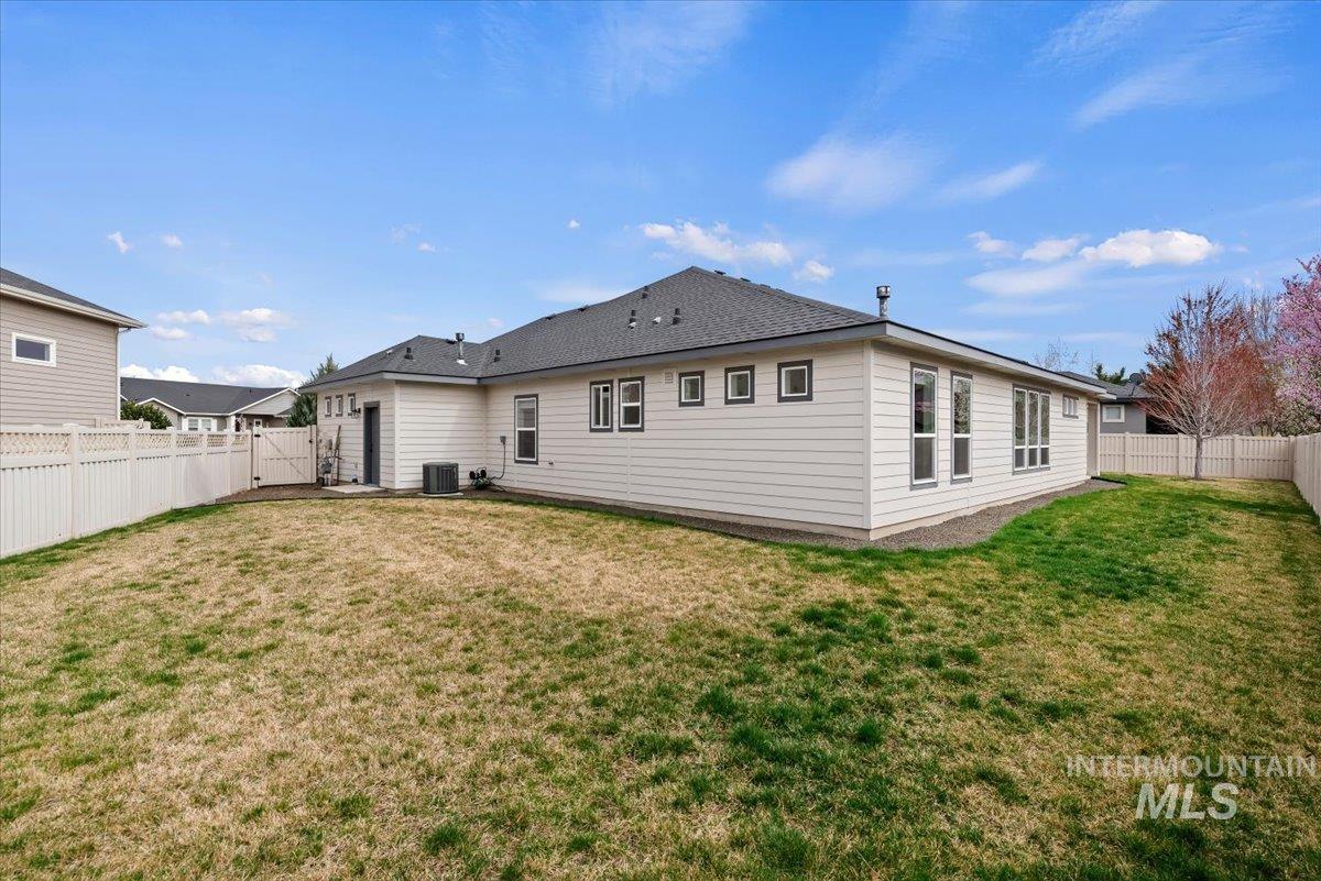 11705 W Bubblingcreek Ct, Star, Idaho 83669, 4 Bedrooms, 3 Bathrooms, Residential For Sale, Price $619,000, 98979604