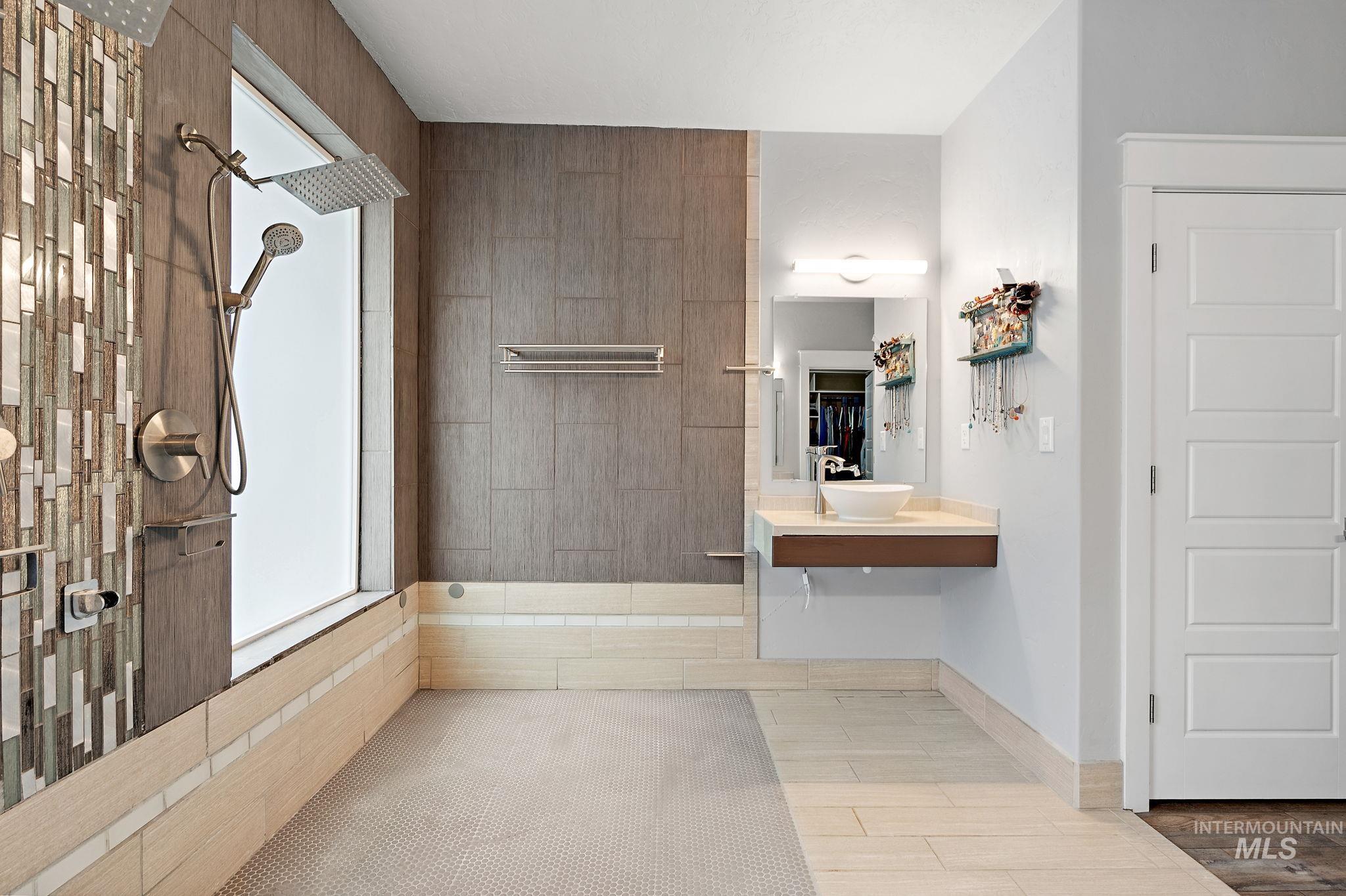 10606 W Cruser, Boise, Idaho 83709, 4 Bedrooms, 3 Bathrooms, Residential For Sale, Price $775,000, 98979605