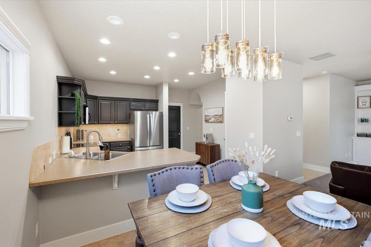 1648 E Sagemoor Dr, Meridian, Idaho 83642, 3 Bedrooms, 2.5 Bathrooms, Residential For Sale, Price $479,000, 98979607