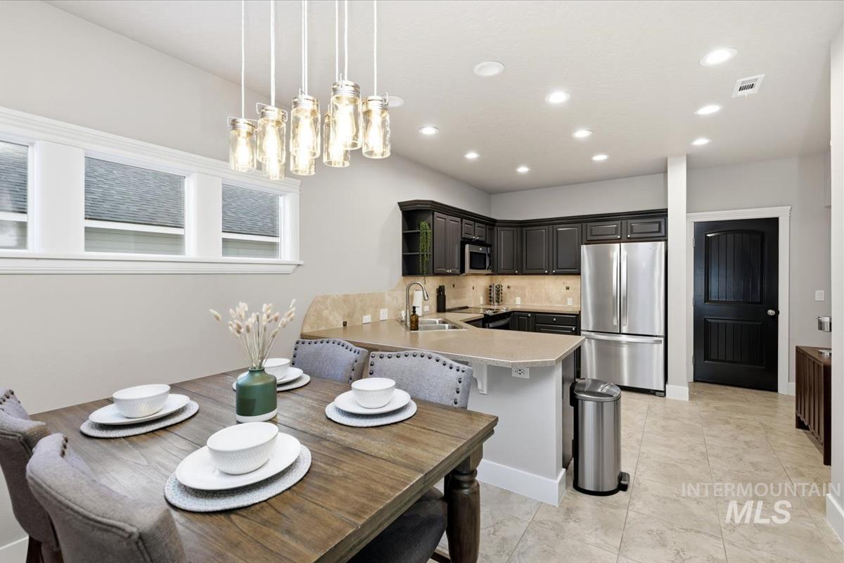 1648 E Sagemoor Dr, Meridian, Idaho 83642, 3 Bedrooms, 2.5 Bathrooms, Residential For Sale, Price $479,000, 98979607