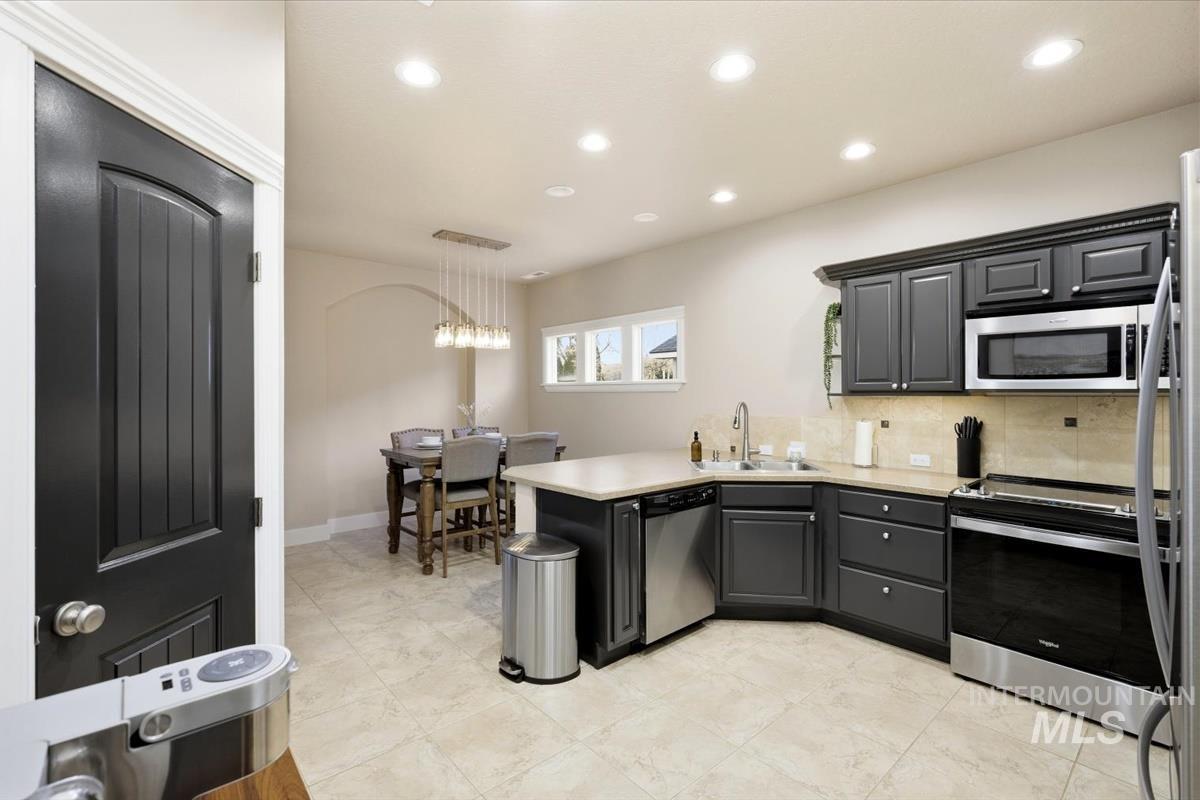 1648 E Sagemoor Dr, Meridian, Idaho 83642, 3 Bedrooms, 2.5 Bathrooms, Residential For Sale, Price $479,000, 98979607