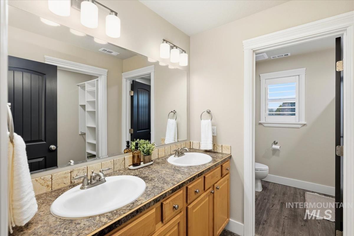 1648 E Sagemoor Dr, Meridian, Idaho 83642, 3 Bedrooms, 2.5 Bathrooms, Residential For Sale, Price $479,000, 98979607