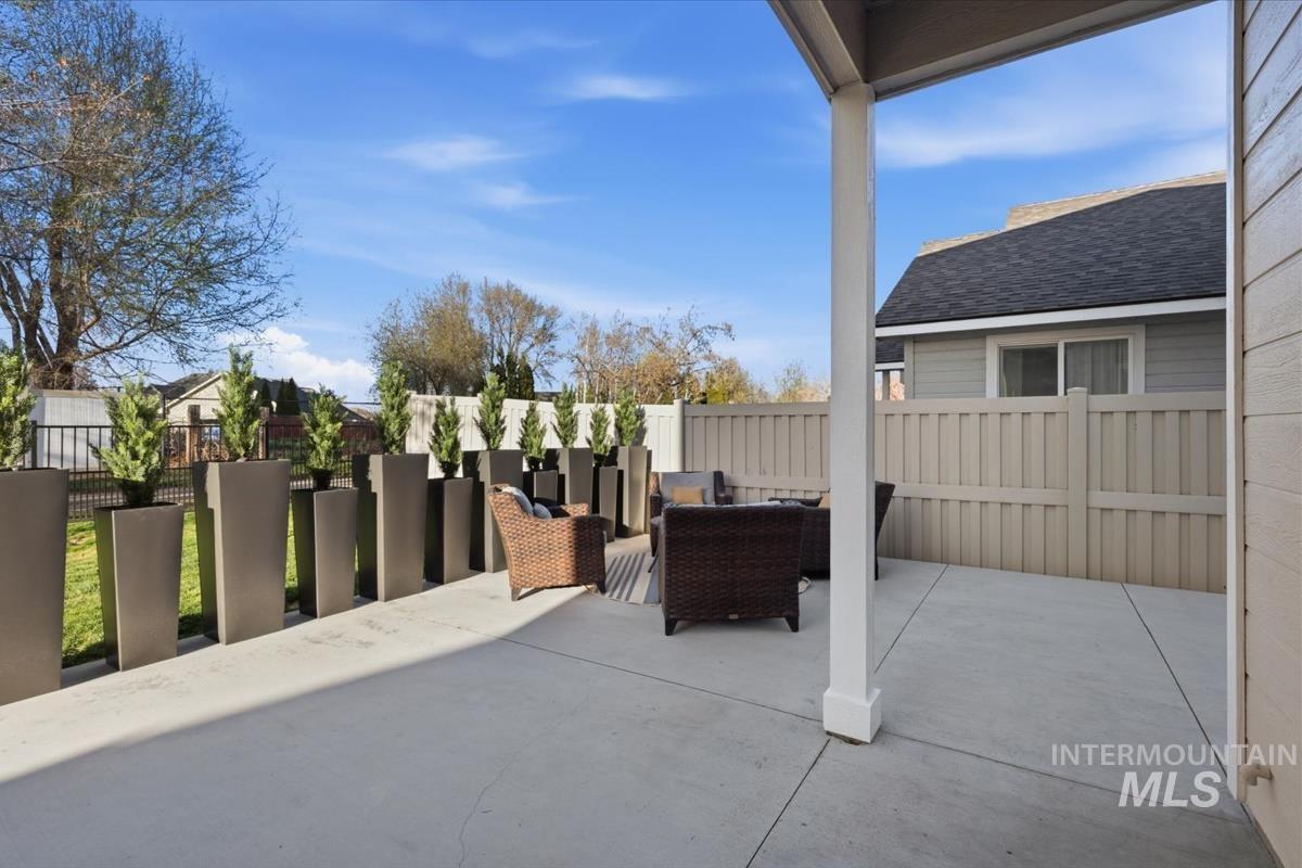 1648 E Sagemoor Dr, Meridian, Idaho 83642, 3 Bedrooms, 2.5 Bathrooms, Residential For Sale, Price $479,000, 98979607