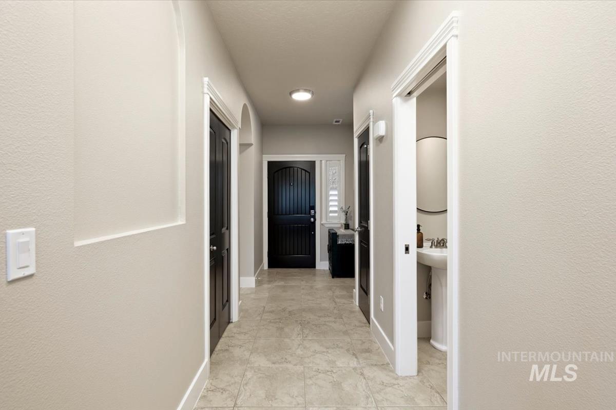 1648 E Sagemoor Dr, Meridian, Idaho 83642, 3 Bedrooms, 2.5 Bathrooms, Residential For Sale, Price $479,000, 98979607