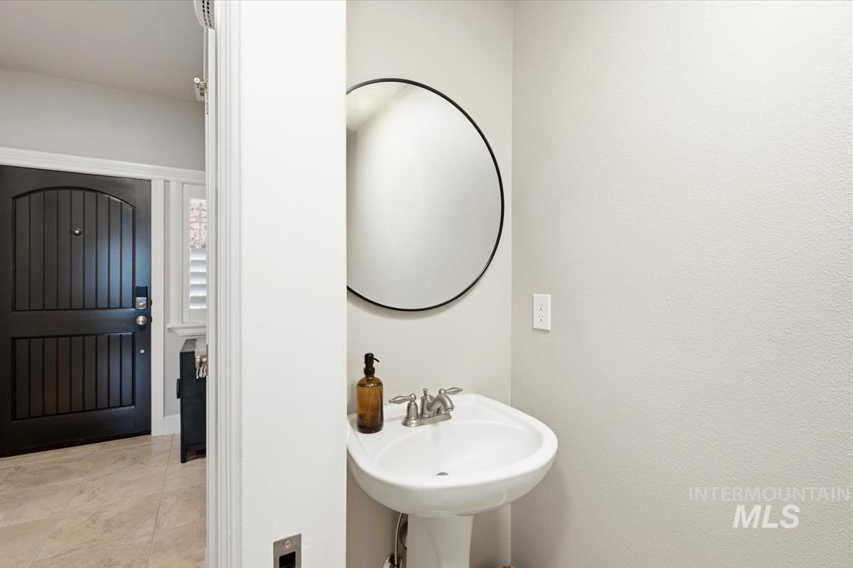 1648 E Sagemoor Dr, Meridian, Idaho 83642, 3 Bedrooms, 2.5 Bathrooms, Residential For Sale, Price $479,000, 98979607