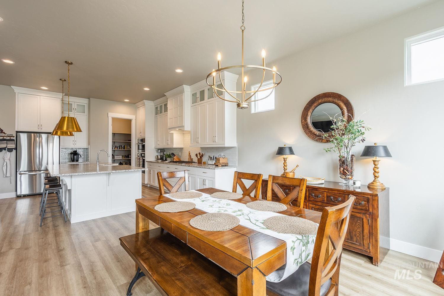 5576 S S Rosalia Way, Meridian, Idaho 83642, 5 Bedrooms, 4 Bathrooms, Residential For Sale, Price $859,900, 98979610