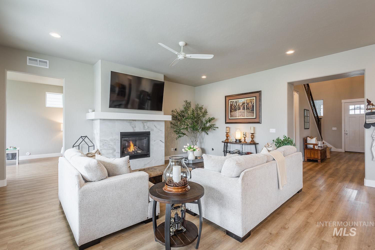 5576 S Rosalia Way, Meridian, Idaho 83642, 5 Bedrooms, 4 Bathrooms, Residential For Sale, Price $839,900,MLS 98979610
