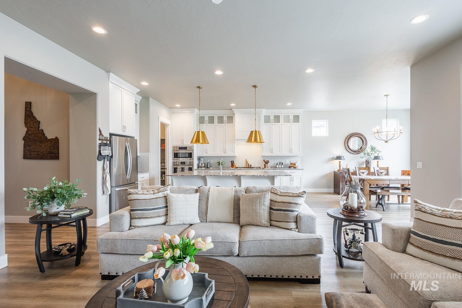 5576 S S Rosalia Way, Meridian, Idaho 83642, 5 Bedrooms, 4 Bathrooms, Residential For Sale, Price $859,900, 98979610