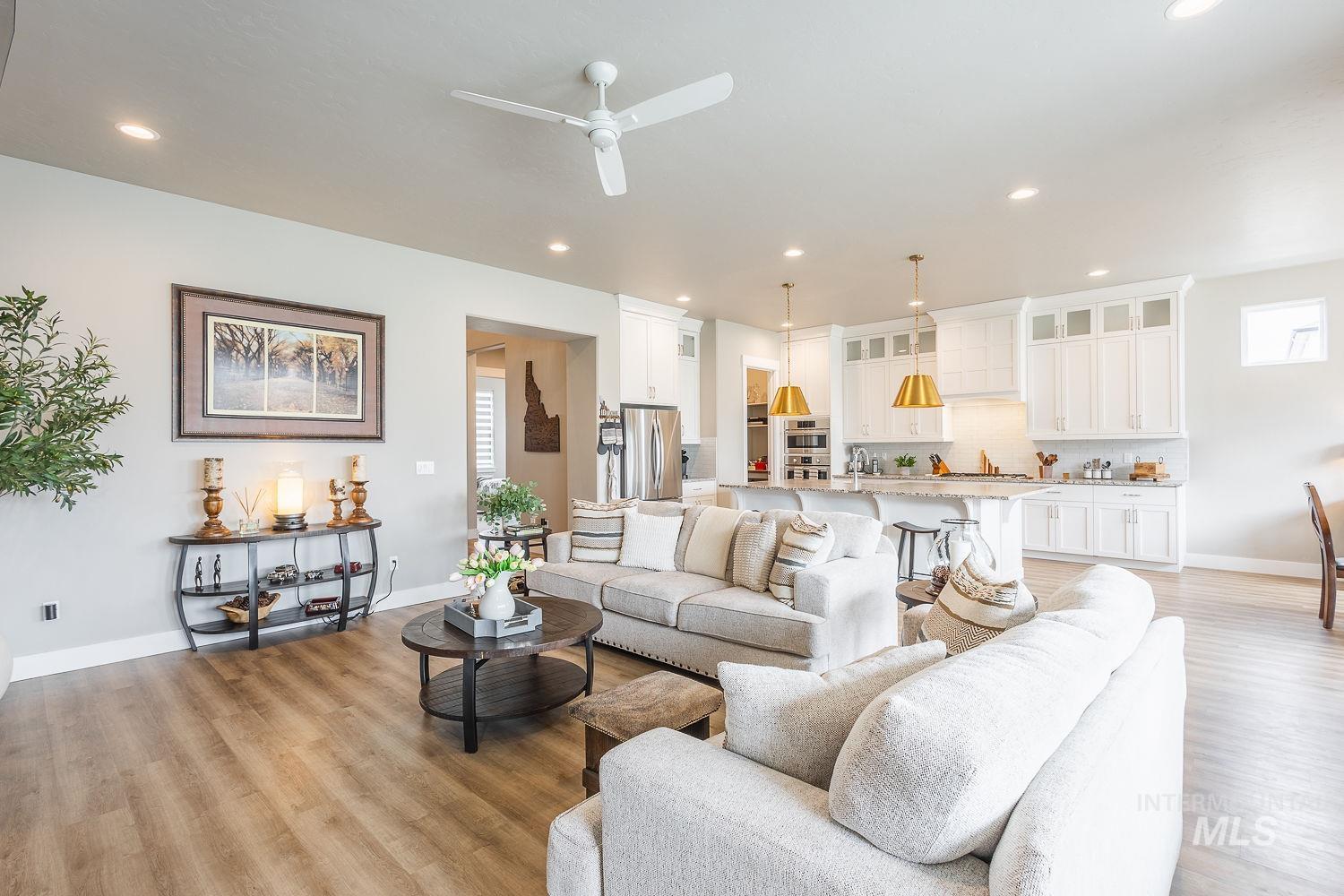 5576 S S Rosalia Way, Meridian, Idaho 83642, 5 Bedrooms, 4 Bathrooms, Residential For Sale, Price $859,900, 98979610