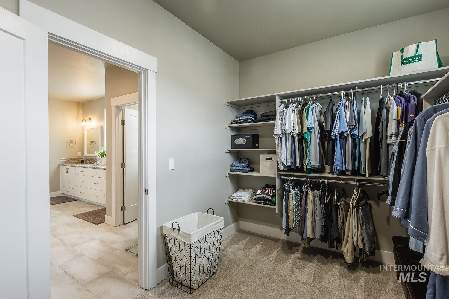 5576 S S Rosalia Way, Meridian, Idaho 83642, 5 Bedrooms, 4 Bathrooms, Residential For Sale, Price $859,900, 98979610