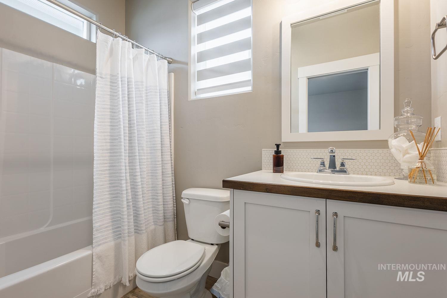 5576 S S Rosalia Way, Meridian, Idaho 83642, 5 Bedrooms, 4 Bathrooms, Residential For Sale, Price $859,900, 98979610