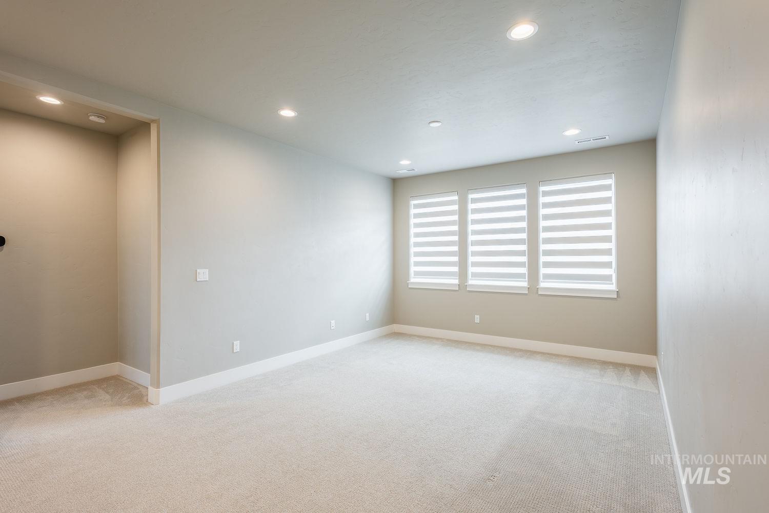 5576 S S Rosalia Way, Meridian, Idaho 83642, 5 Bedrooms, 4 Bathrooms, Residential For Sale, Price $859,900, 98979610