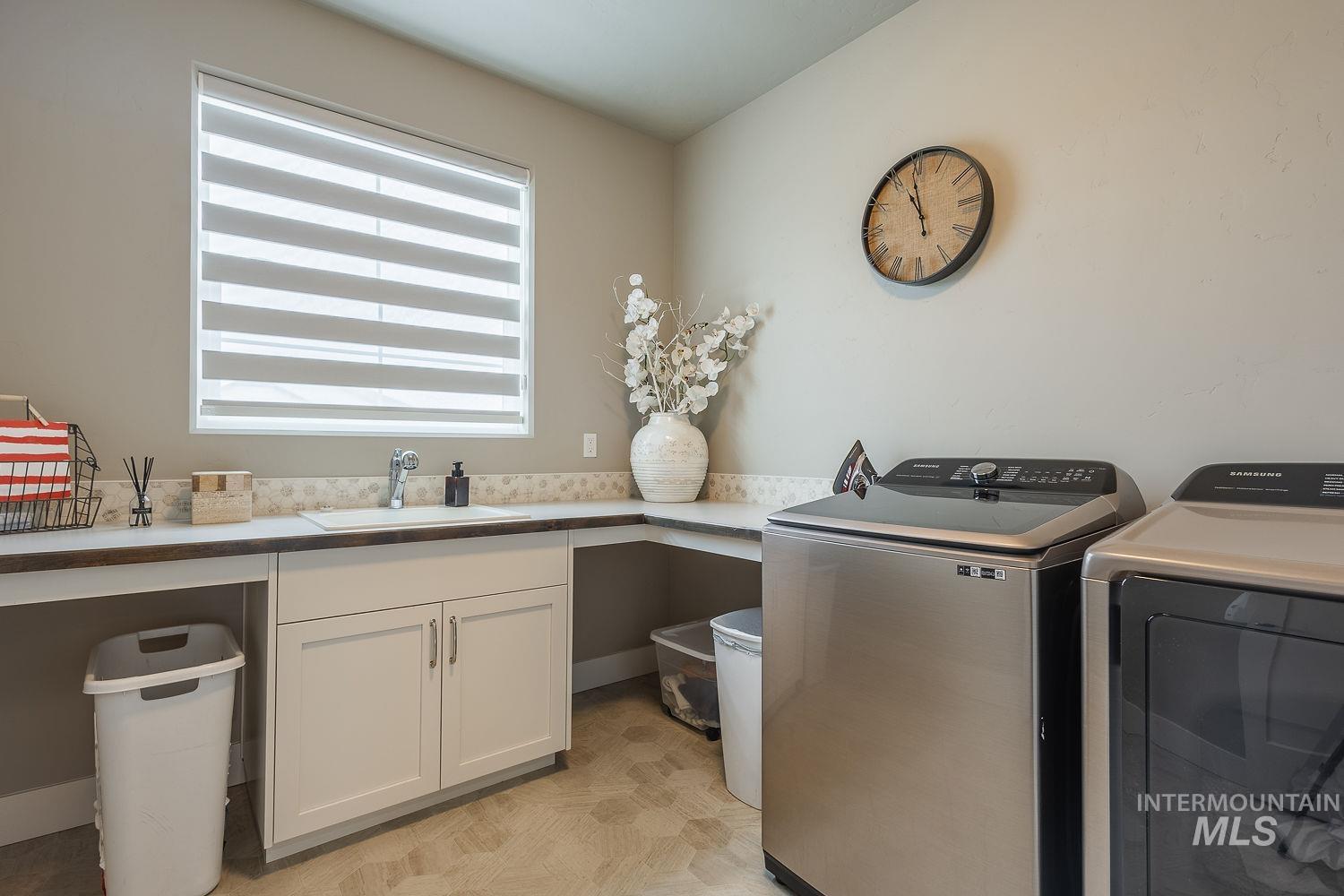 5576 S Rosalia Way, Meridian, Idaho 83642, 5 Bedrooms, 4 Bathrooms, Residential For Sale, Price $839,900,MLS 98979610
